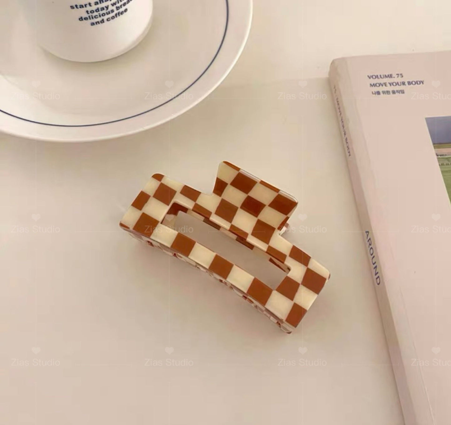 Checkered hair claw clip